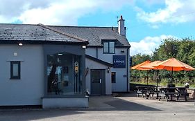 The Lodge By Cefn Tilla